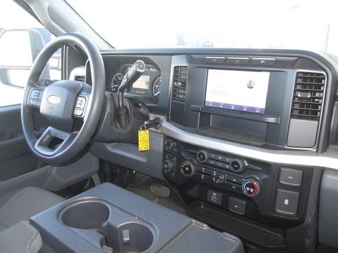 Used 2024 Ford F250 XL w/ 360-Degree Camera Package AWD/4WD image 19