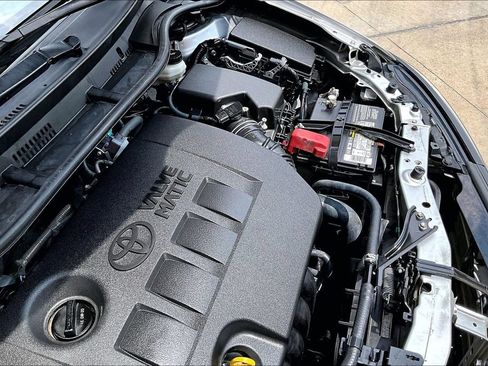 Used 2017 Toyota Corolla iM FWD image 31