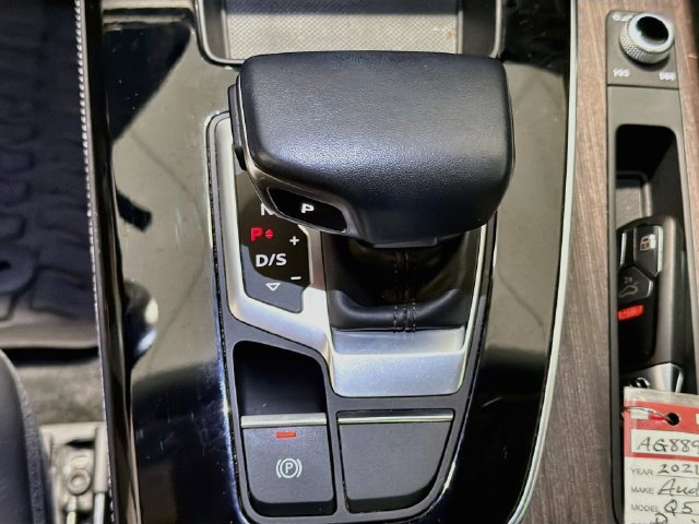 Used 2021 Audi Q5 2.0T Premium Plus w/ Premium Plus Package AWD/4WD image 17