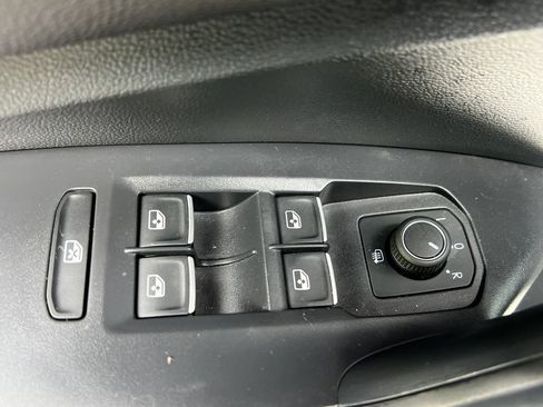 Used 2023 Volkswagen Jetta SE w/ Panoramic Sunroof Package FWD image 12