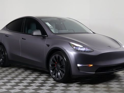 Used 2023 Tesla Model Y Performance image 3
