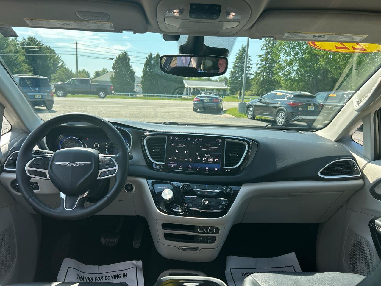 Used 2022 Chrysler Pacifica Touring-L FWD image 21