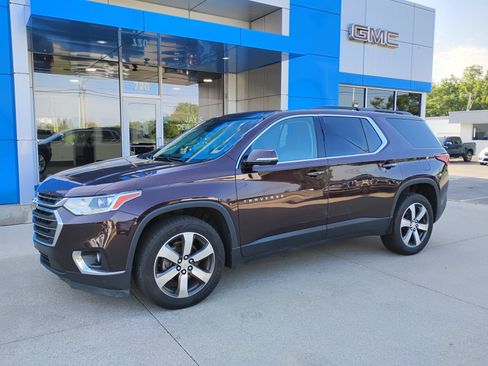 Used 2019 Chevrolet Traverse LT w/ LT Premium Package AWD/4WD image 12