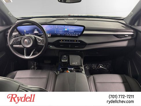 Used 2025 Buick Enclave Preferred AWD/4WD image 12