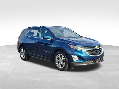 Used 2020 Chevrolet Equinox LT FWD image 2