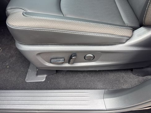 New 2026 Nissan Pathfinder SL AWD/4WD image 15