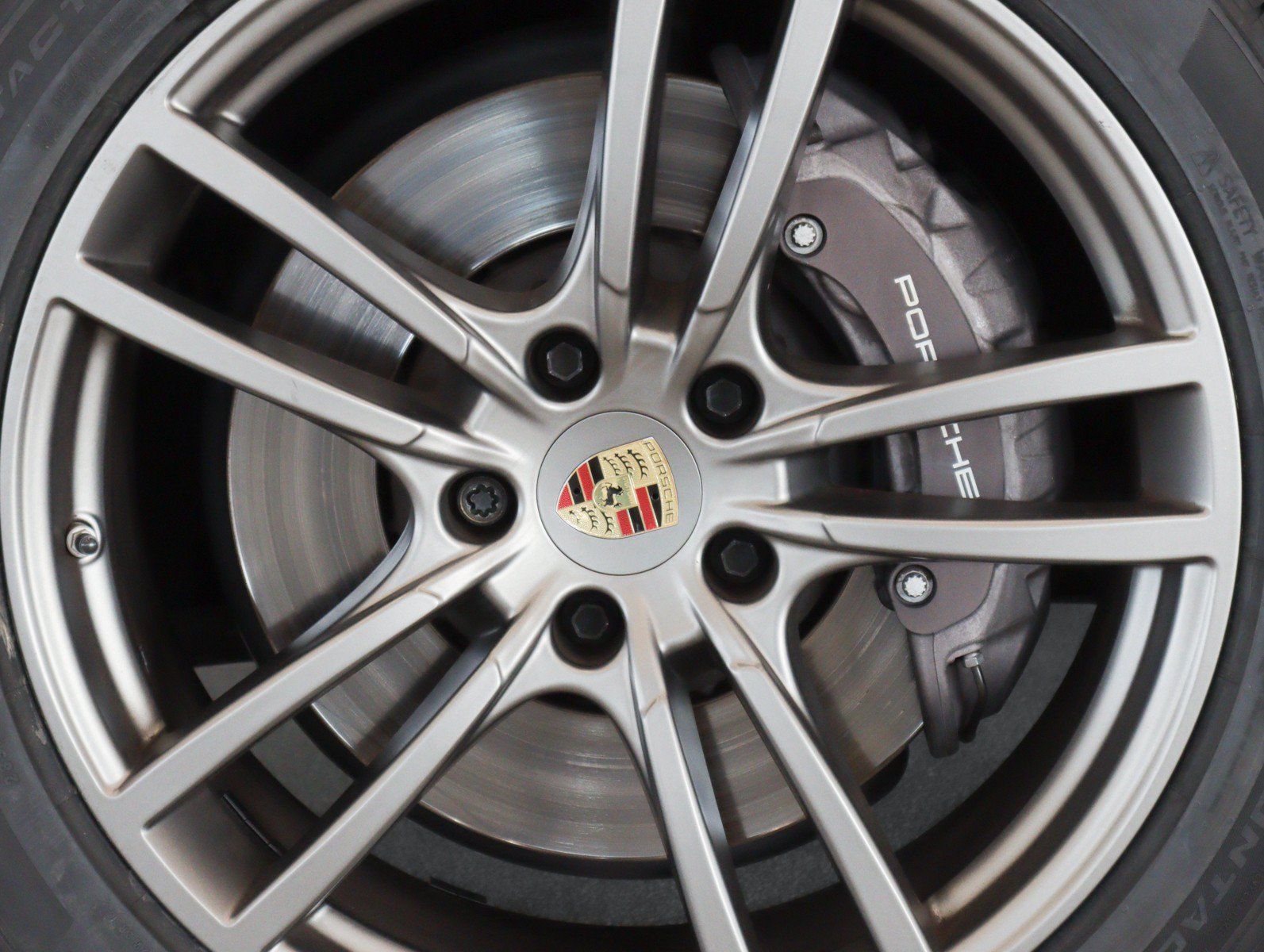 Certified 2023 Porsche Cayenne Coupe AWD/4WD image 13