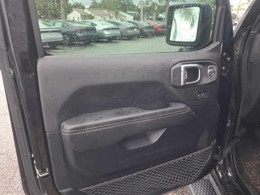 Used 2021 Jeep Wrangler Unlimited Sahara w/ Cold Weather Group AWD/4WD image 18