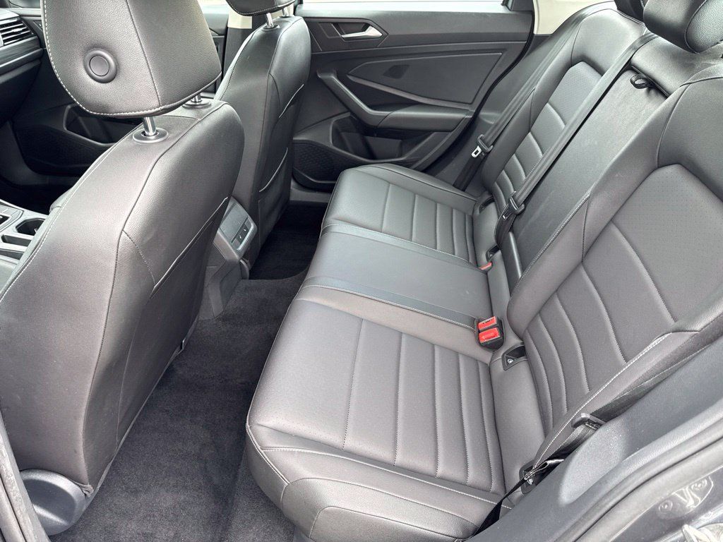 Used 2021 Volkswagen Jetta SEL FWD image 26