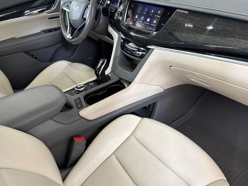 Used 2020 Cadillac XT6 Premium Luxury image 17