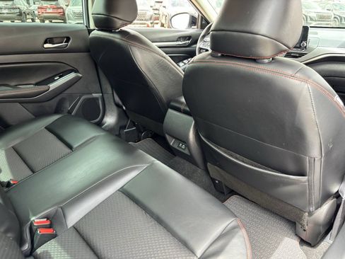 Used 2025 Nissan Altima 2.5 SR FWD image 14