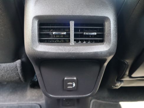 Used 2024 GMC Terrain SLT AWD/4WD image 23