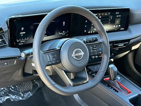 New 2026 Nissan Kicks SR w/ Cold Weather Package AWD/4WD image 9