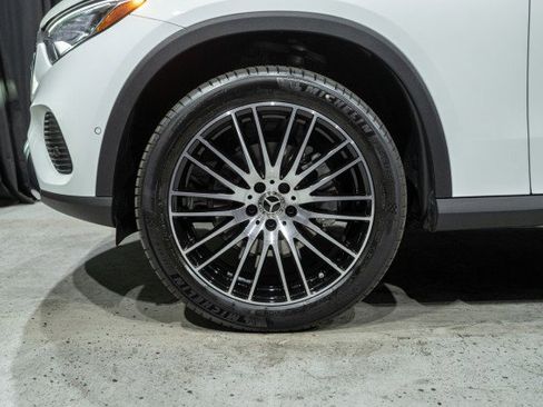 Certified 2025 Mercedes-Benz GLC 300 image 7