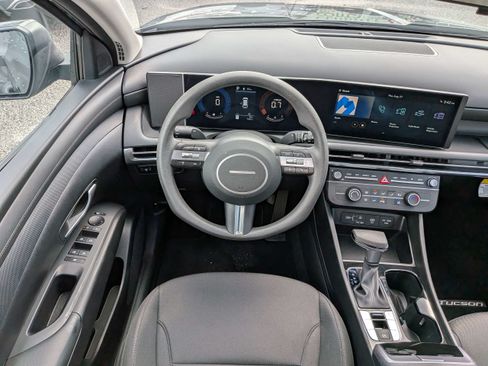Certified 2026 Hyundai Tucson SE FWD image 16