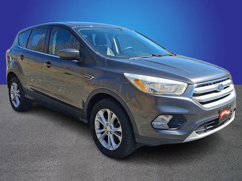Used 2017 Ford Escape SE w/ SE Cold Weather Package image 3