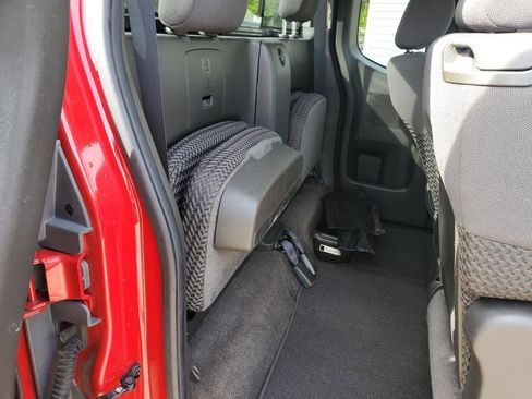 Used 2009 Nissan Frontier SE w/ SE Value Truck Pkg image 6