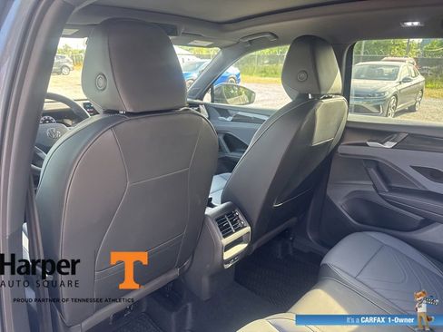 Used 2025 Volkswagen Tiguan SE R-Line AWD/4WD image 11