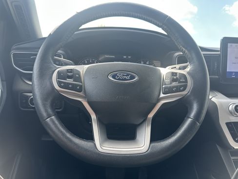 Used 2023 Ford Explorer XLT w/ Equipment Group 202A AWD/4WD image 20