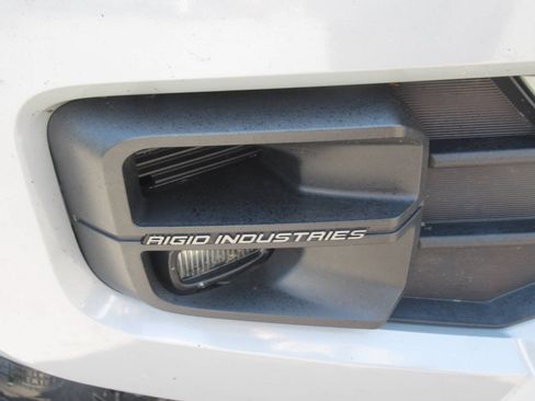 Used 2017 Toyota Tacoma TRD Pro AWD/4WD image 4