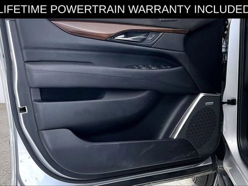 Used 2020 Cadillac Escalade Luxury AWD/4WD image 24