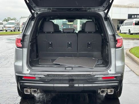 New 2026 GMC Acadia Denali Ultimate w/ LPO, Floor Liner Package AWD/4WD image 13