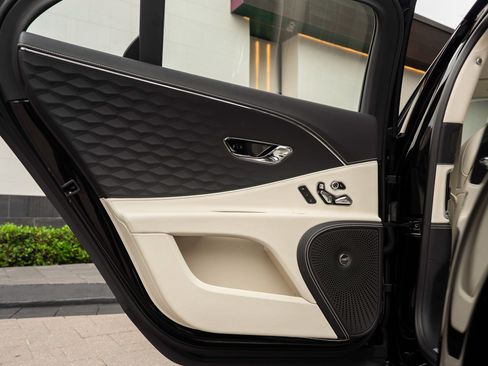 Certified 2025 Bentley Flying Spur Speed image 41