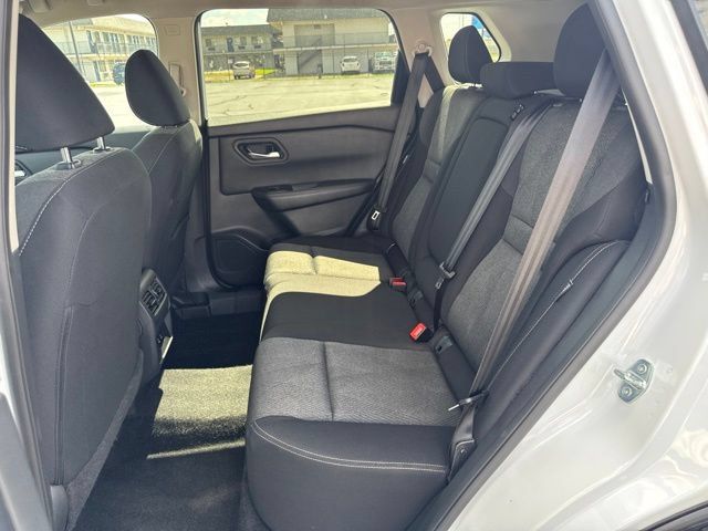 Used 2024 Nissan Rogue SV AWD/4WD image 22