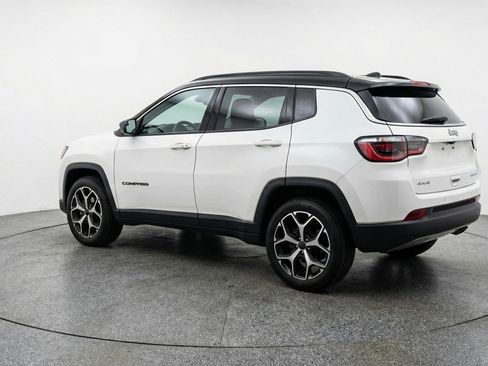 Used 2025 Jeep Compass Limited image 6