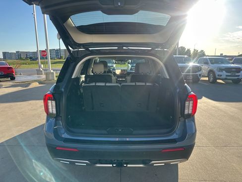 New 2026 Ford Explorer Active RWD image 5