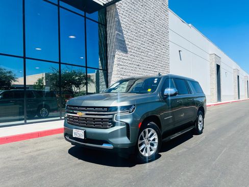 Used 2023 Chevrolet Suburban Premier AWD/4WD image 16