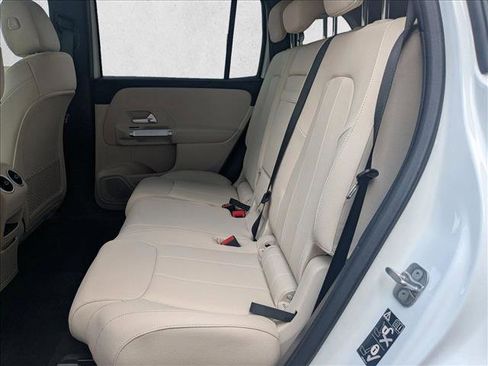 Used 2026 Mercedes-Benz GLB 250 image 12