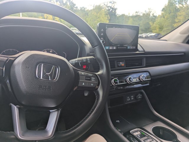 Used 2025 Honda Pilot EX-L image 33
