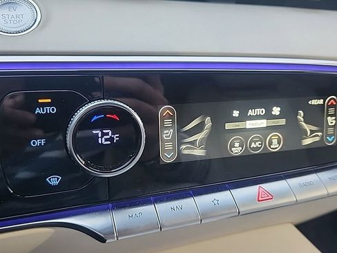 Used 2023 Genesis Electrified GV70 Advanced image 18