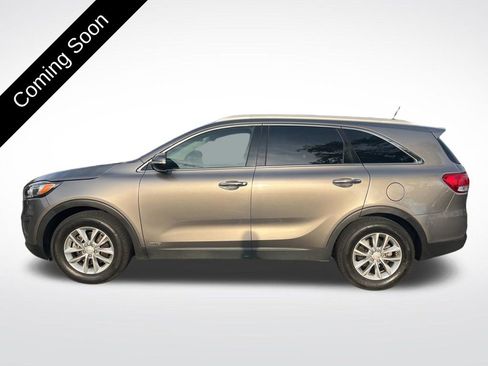 Used 2016 Kia Sorento AWD image 8