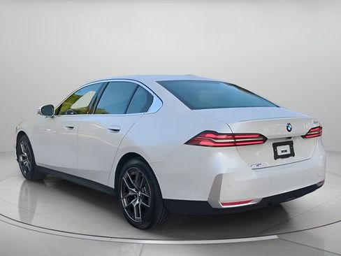 Used 2026 BMW 530i RWD image 21
