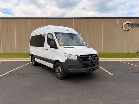 Used 2024 Mercedes-Benz Sprinter 2500 image 4