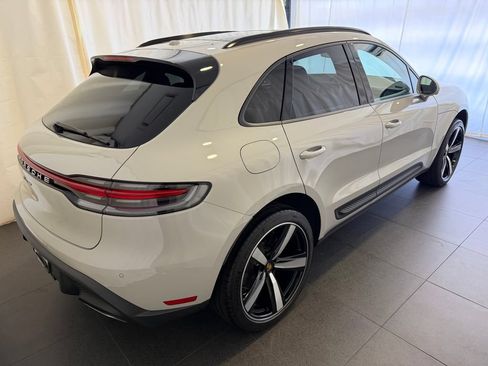 Certified 2026 Porsche Macan AWD/4WD image 9
