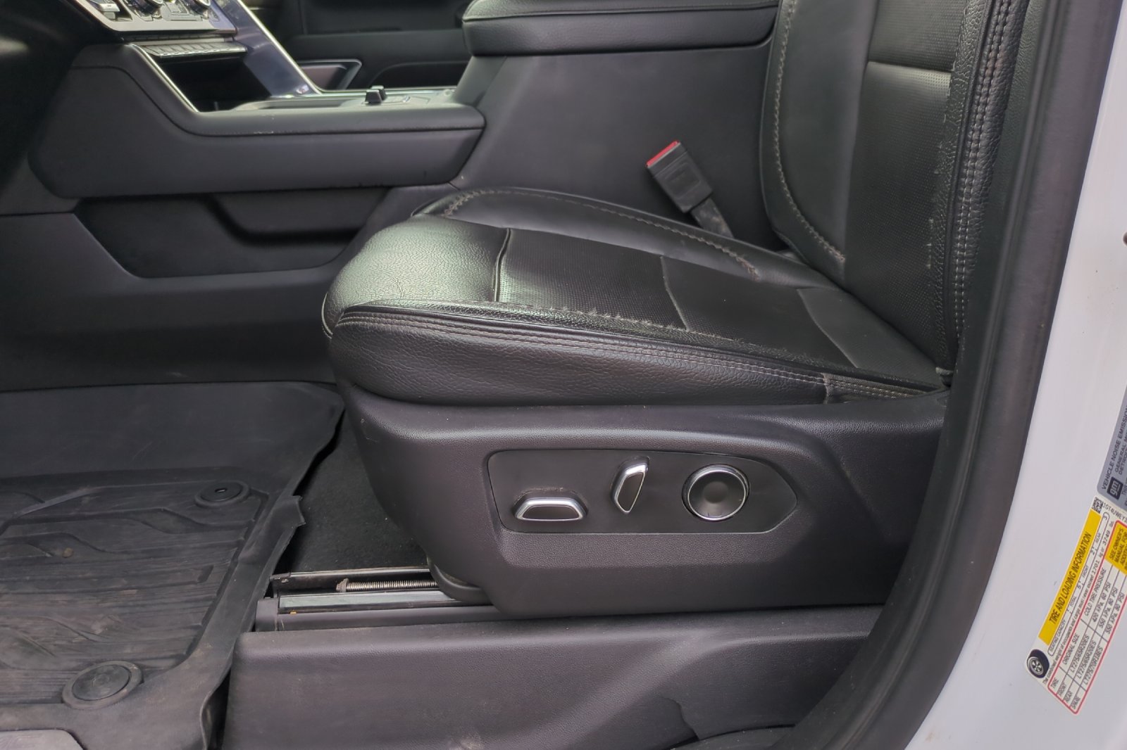 Used 2025 GMC Sierra 3500 Denali AWD/4WD image 12