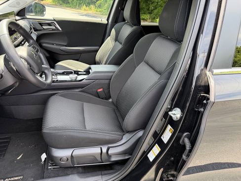 Used 2025 Mitsubishi Outlander ES AWD/4WD image 18