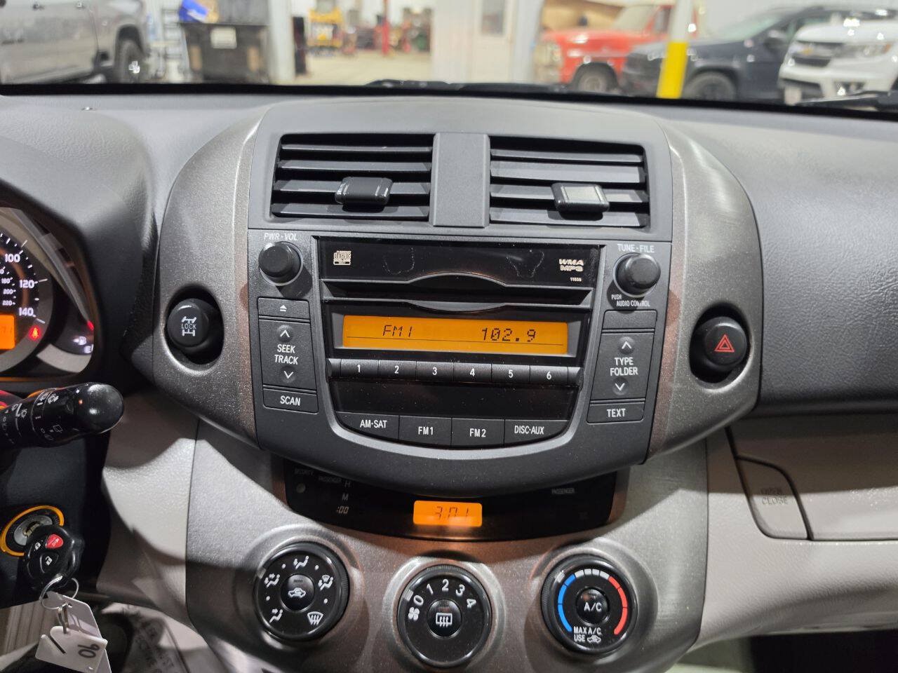 Used 2009 Toyota RAV4 4WD image 34