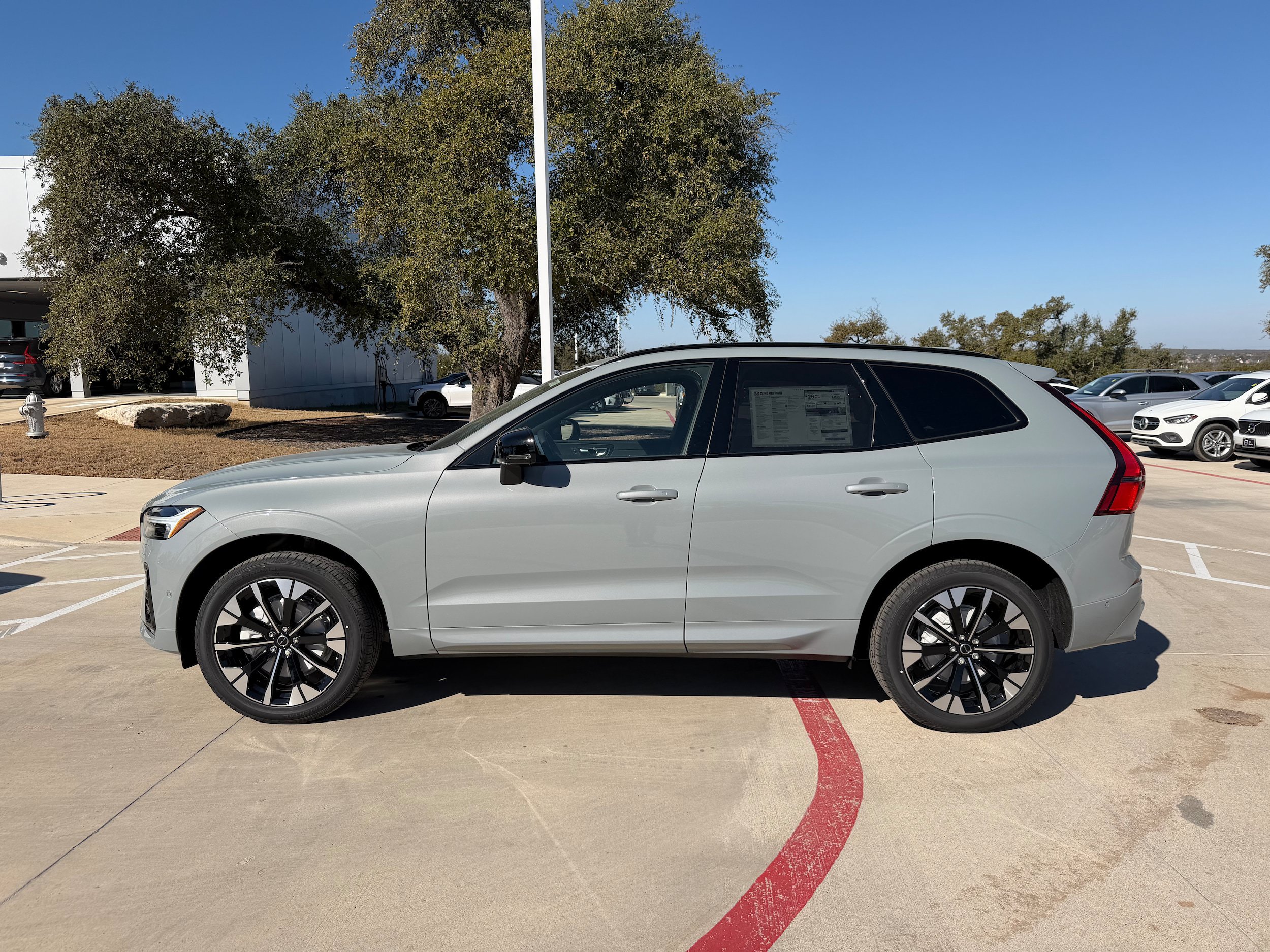 New 2026 Volvo XC60 B5 Plus w/ Protection Package Premier AWD/4WD image 3