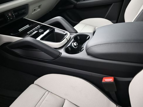 New 2026 Porsche Cayenne Coupe image 22