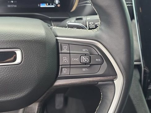 Used 2022 Jeep Grand Cherokee Limited RWD image 31