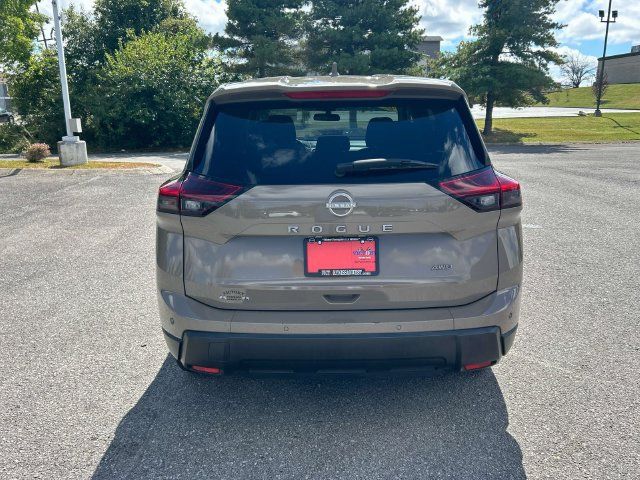 Certified 2025 Nissan Rogue SV AWD/4WD image 4