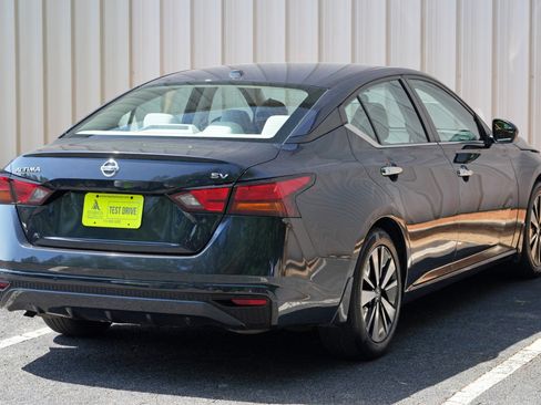 Used 2022 Nissan Altima 2.5 SV FWD image 44