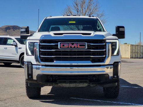 Used 2024 GMC Sierra 3500 SLE w/ SLE Convenience Package AWD/4WD image 3
