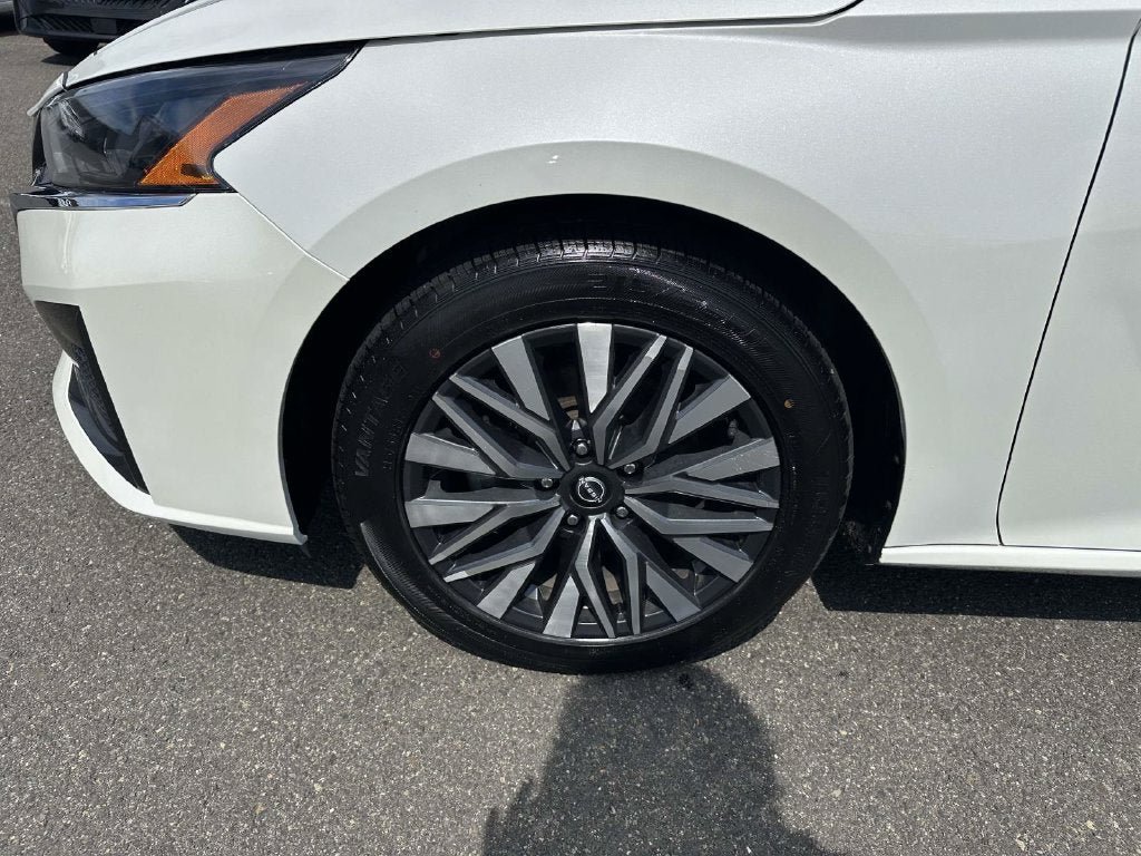 Certified 2024 Nissan Altima 2.5 SV FWD image 7