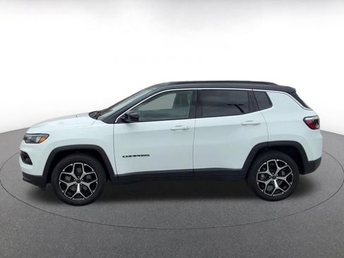 Used 2025 Jeep Compass Limited AWD/4WD image 7