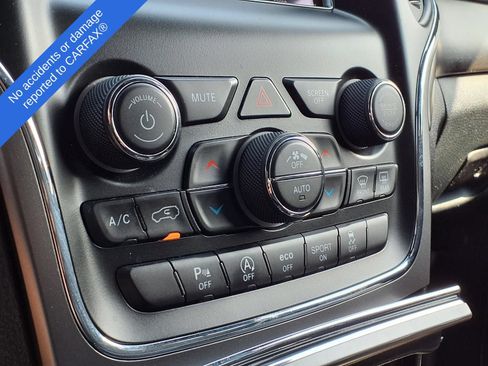 Used 2018 Jeep Grand Cherokee Laredo AWD/4WD image 23
